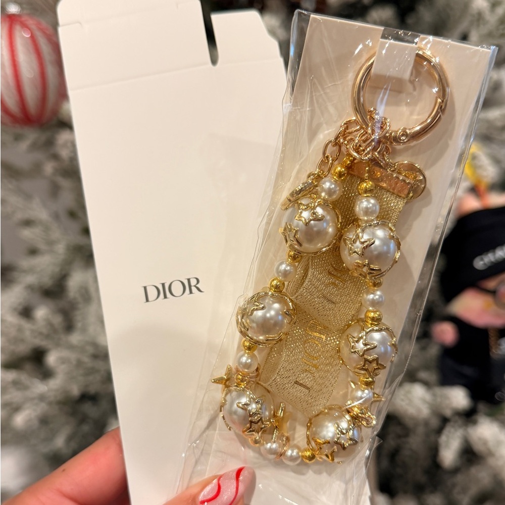GWP Dior Gold and Pearl Star Keychain NWOT Comes with BOX